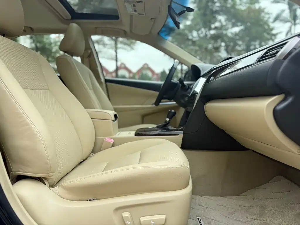 Toyota Camry 2016 — фото 14