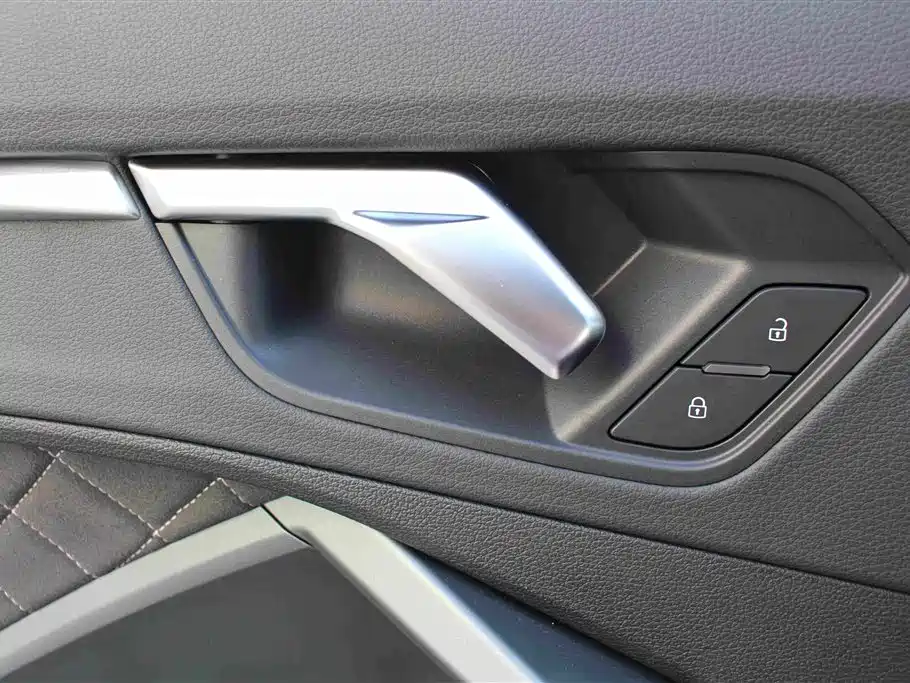 Audi Q3 2024 — фото 18