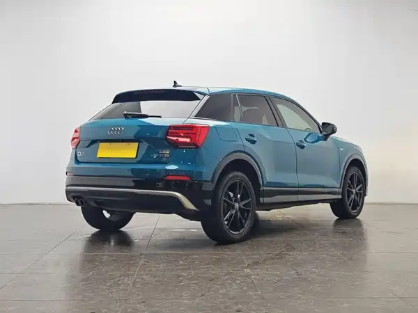 Audi Q2L 2020