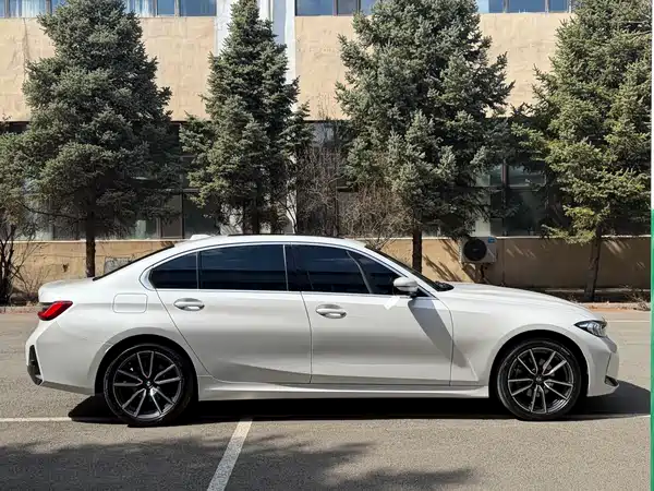 BMW 3 Series 2023