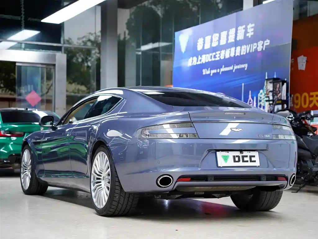 Aston Martin Rapide 2011 — фото 60