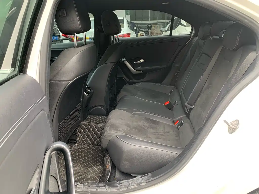 Mercedes-Benz A-Class 2020 — фото 12