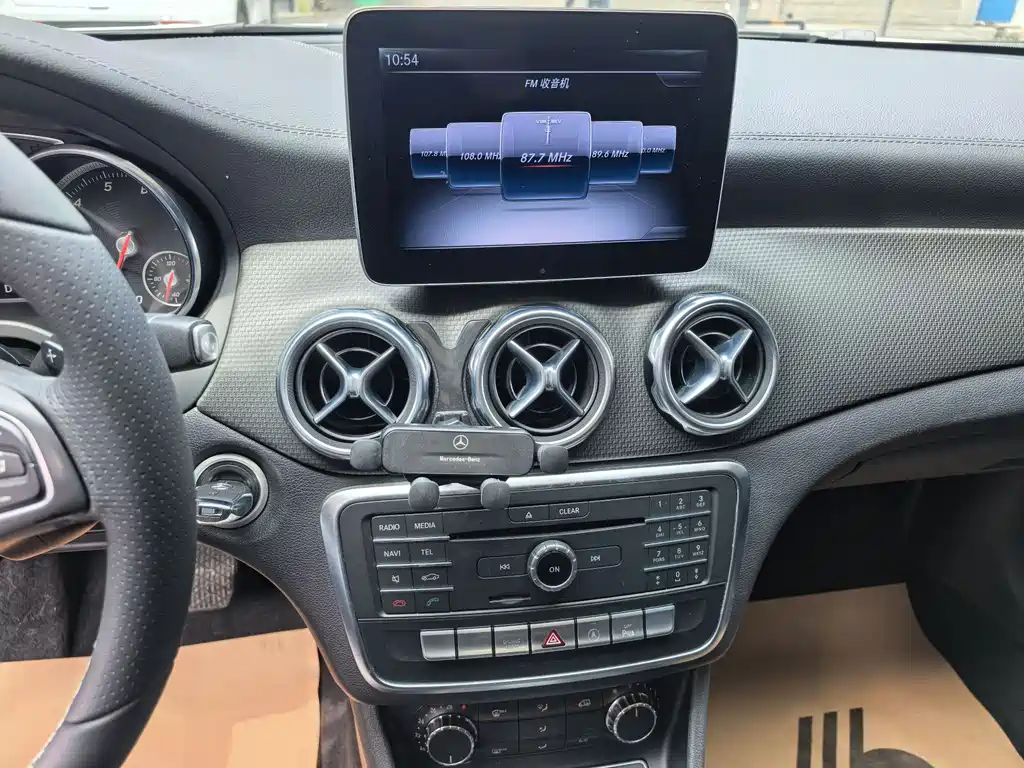 Mercedes-Benz GLA 2018 — фото 9