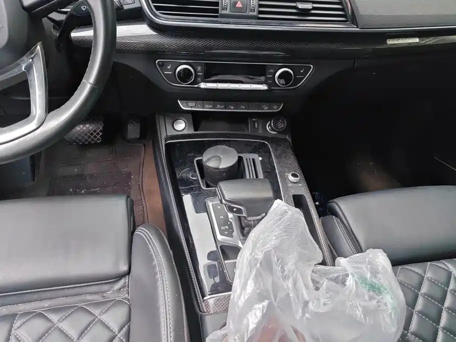 Audi Q5L Sportback 2021 — фото 16