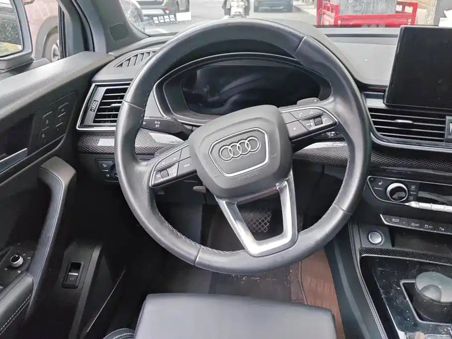 Audi Q5L Sportback 2021 — фото 15