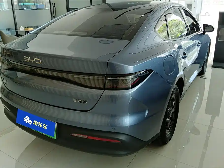 BYD Seal 05 DM-i 2025 — фото 3