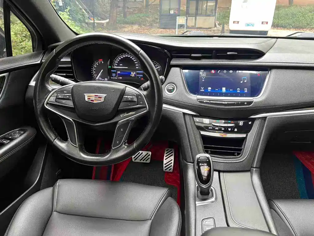 Cadillac XT5 2018 — фото 14