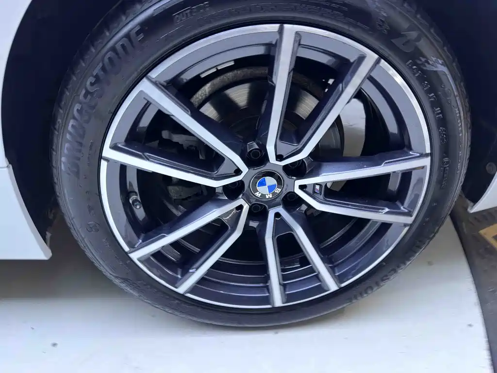 BMW 3 Series 2023 — фото 19
