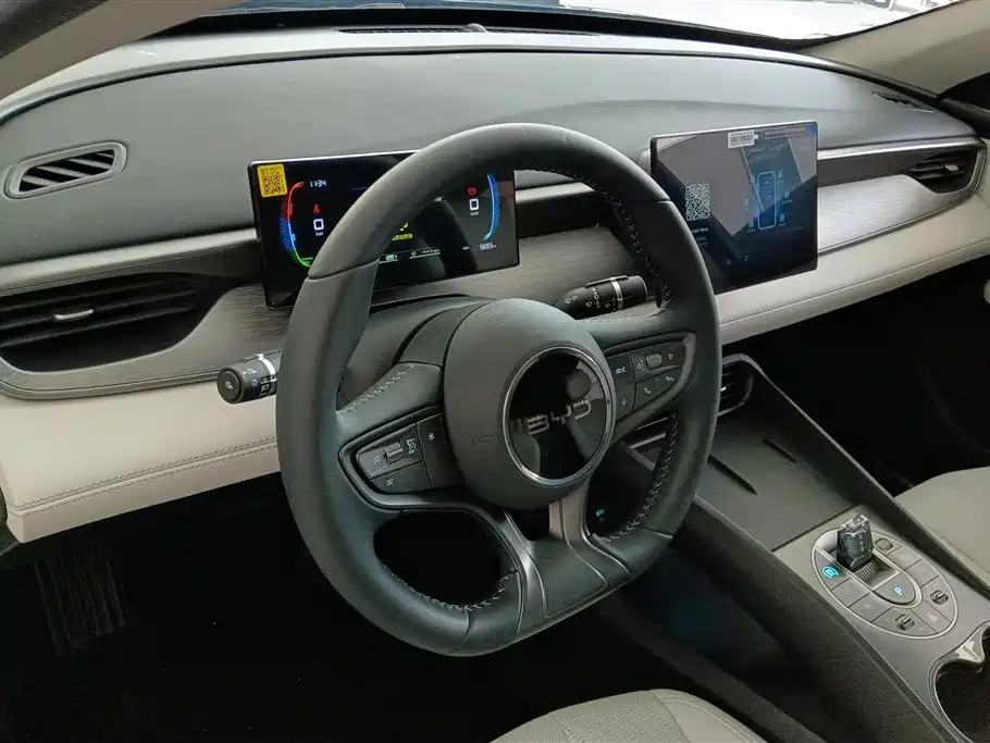 BYD Seal 05 DM-i 2025 — фото 15