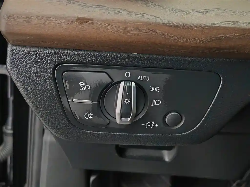 Audi Q5L 2023 — фото 21