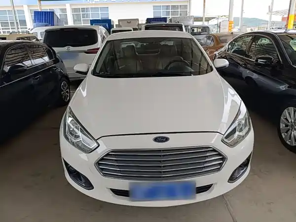 Ford Escort 2015