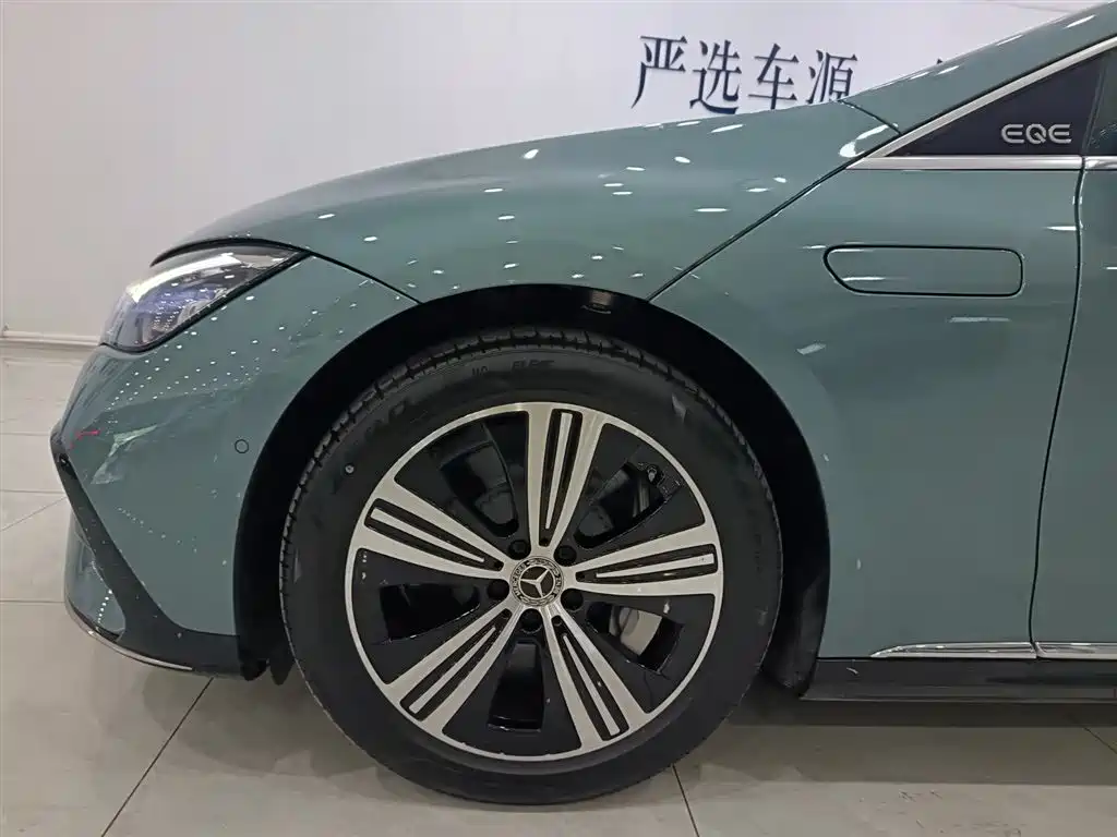Mercedes-Benz EQE 2025