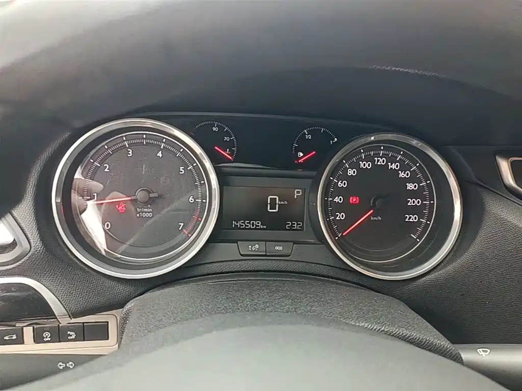 Peugeot 408 2015 — фото 12