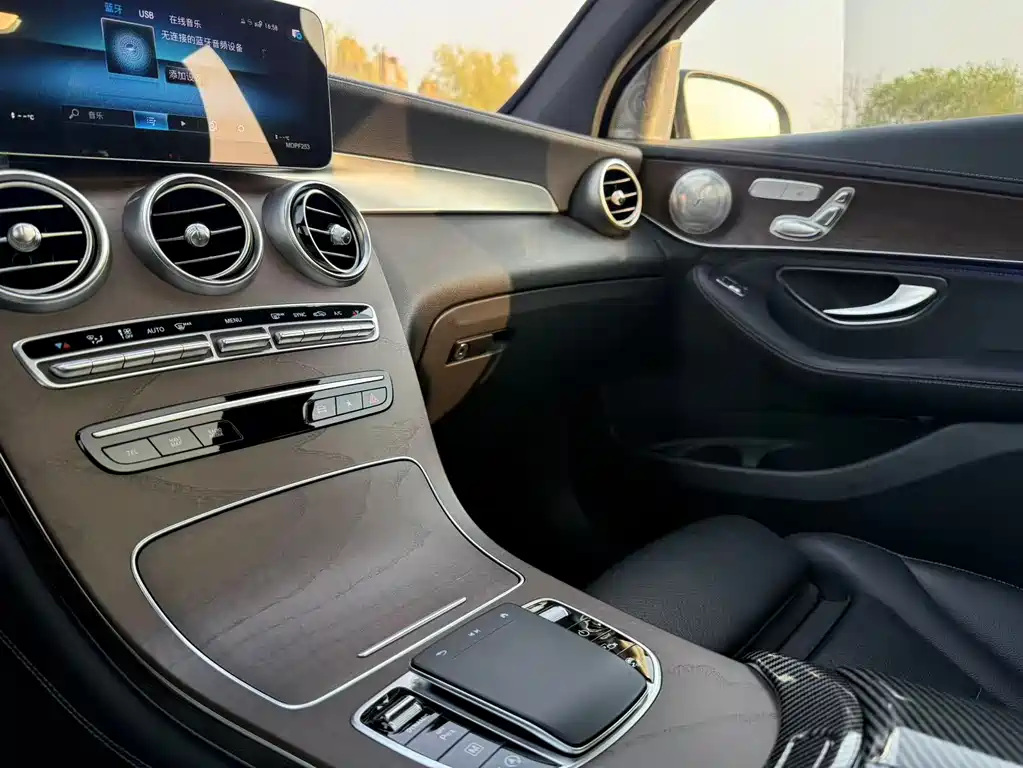 Mercedes-Benz GLC 2020 — фото 22