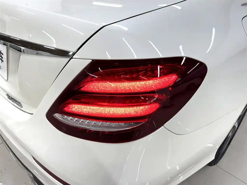 Mercedes-Benz E-Class 2017 — фото 7