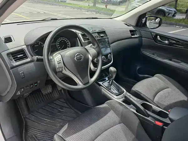 Nissan Tiida 2024