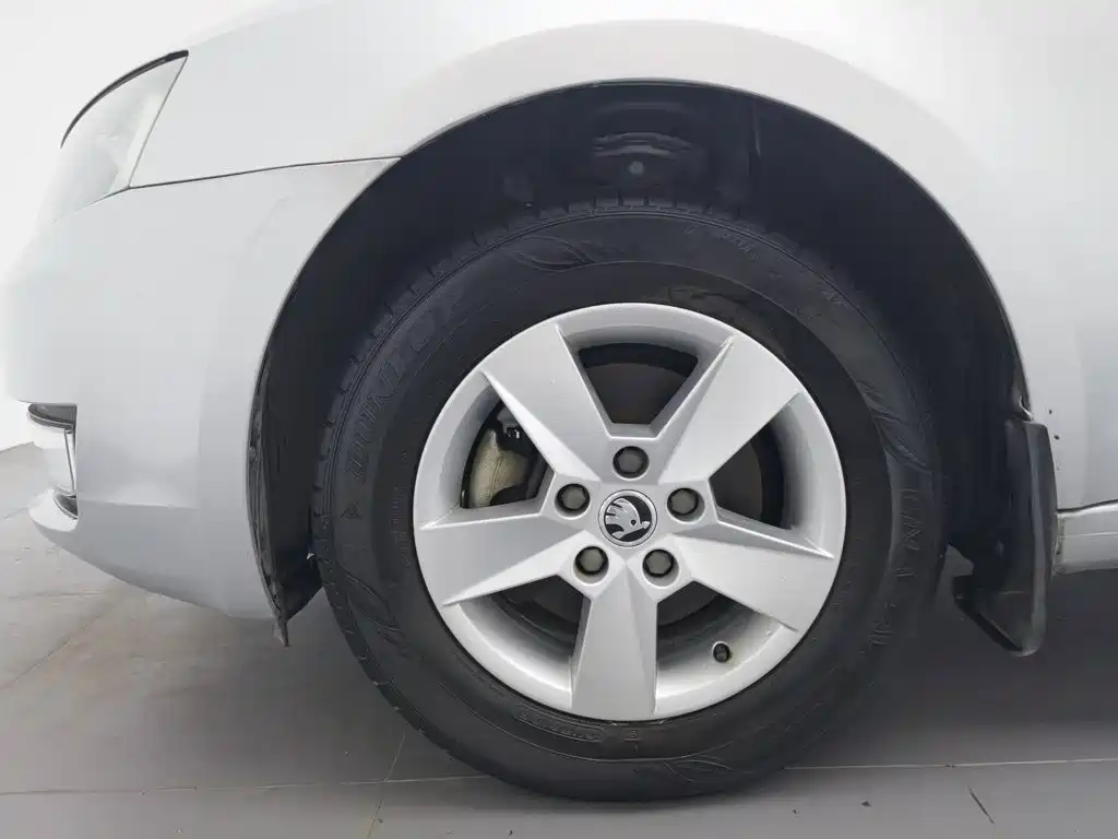 Skoda Octavia 2014 — фото 17