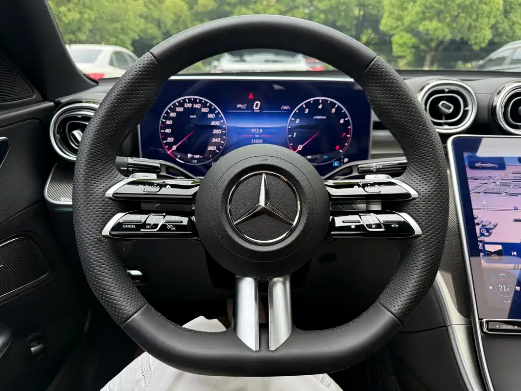 Mercedes-Benz C-Class 2025 — фото 13