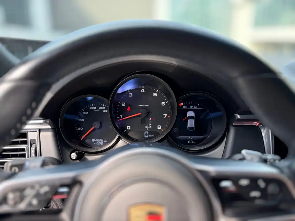 Porsche Macan 2021 — фото 13