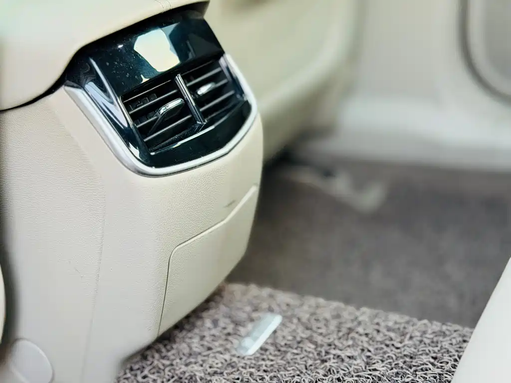Cadillac XTS 2014 — фото 18