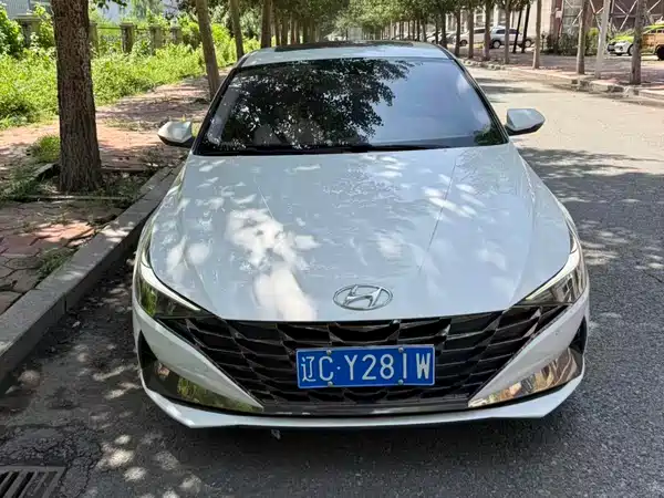 Hyundai Elantra 2023