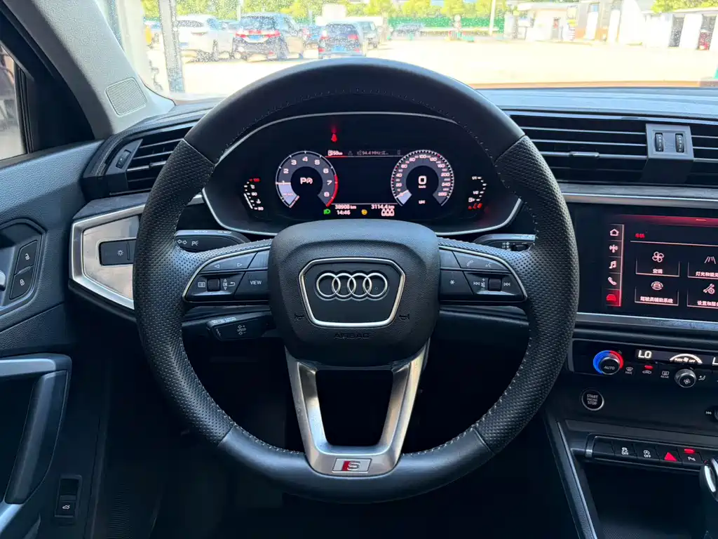 Audi Q3 Sportback 2021 — фото 14