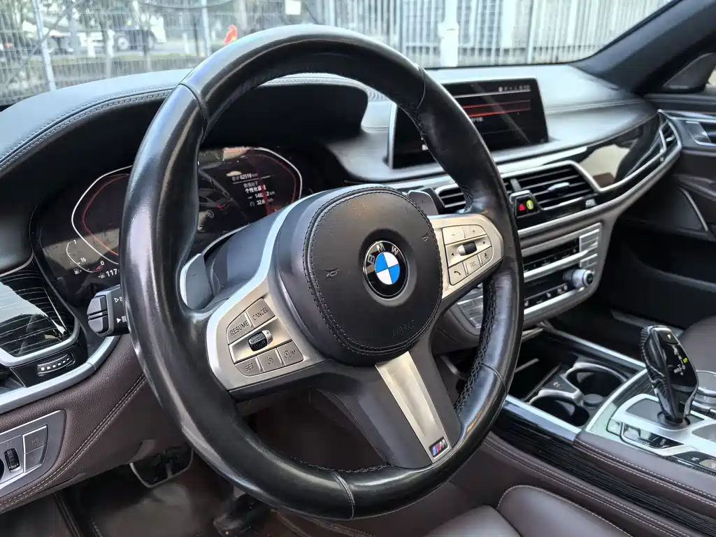 BMW 7 Series 2022 — фото 9