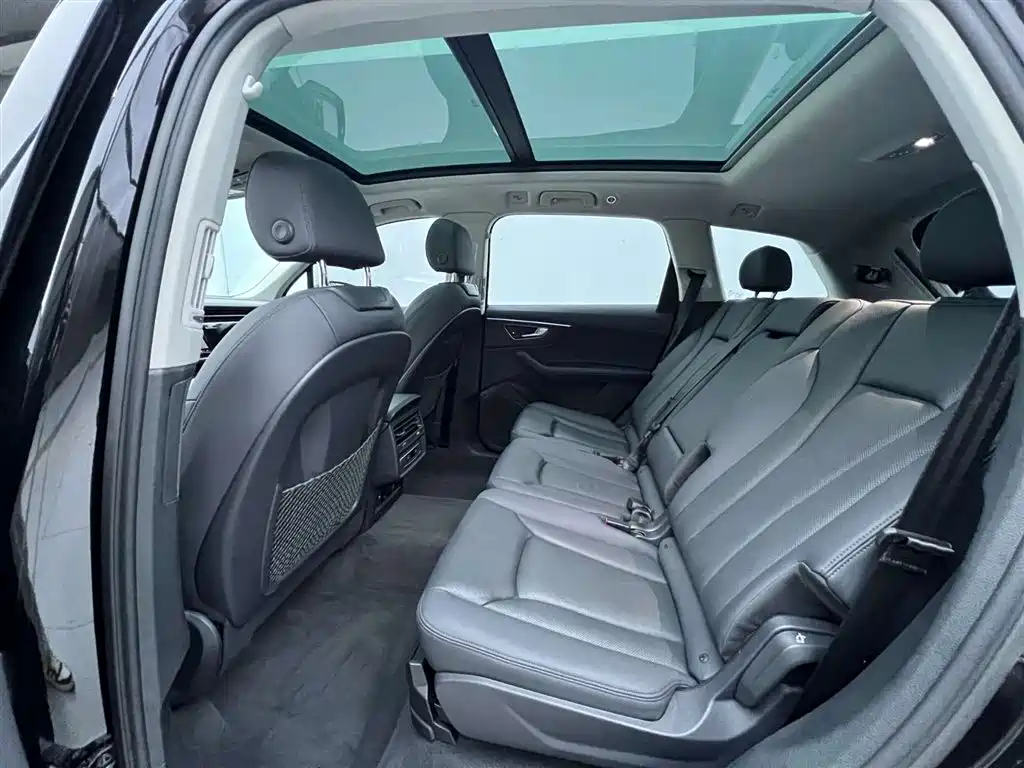 Audi Q7 2023 — фото 27
