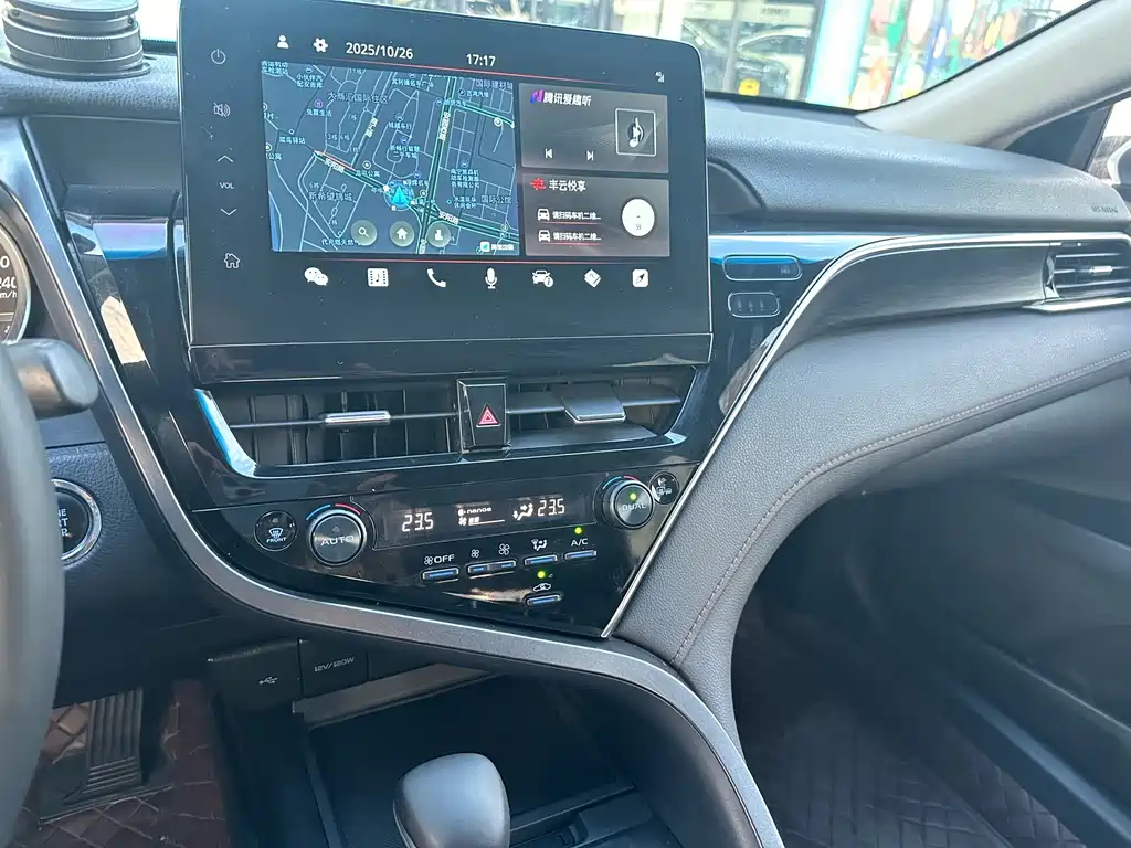 Toyota Camry 2022 — фото 12