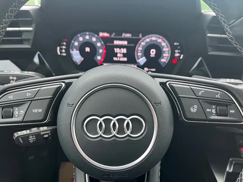 Audi A3 2022 — фото 16