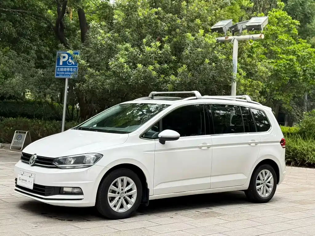 Volkswagen Touran 2019 — фото 3