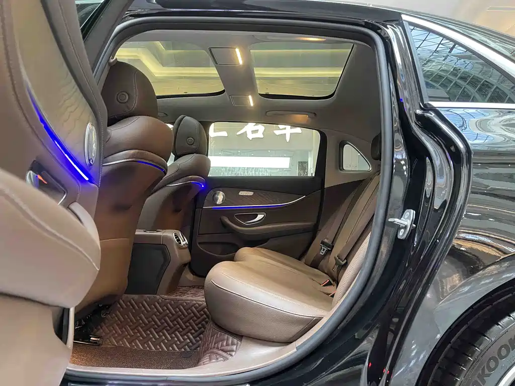 Mercedes-Benz E-Class 2020 — фото 13