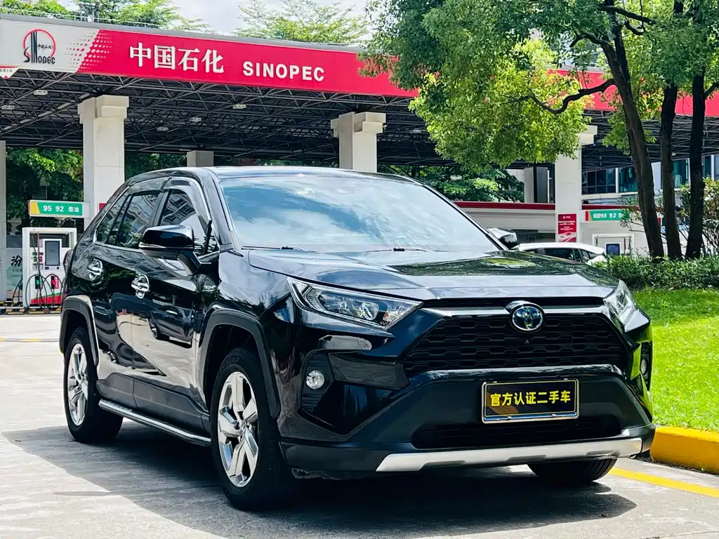 Toyota RAV4 2022 — фото 2