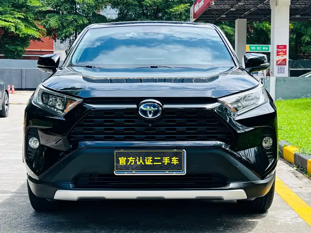 Toyota RAV4 2022 — фото 3