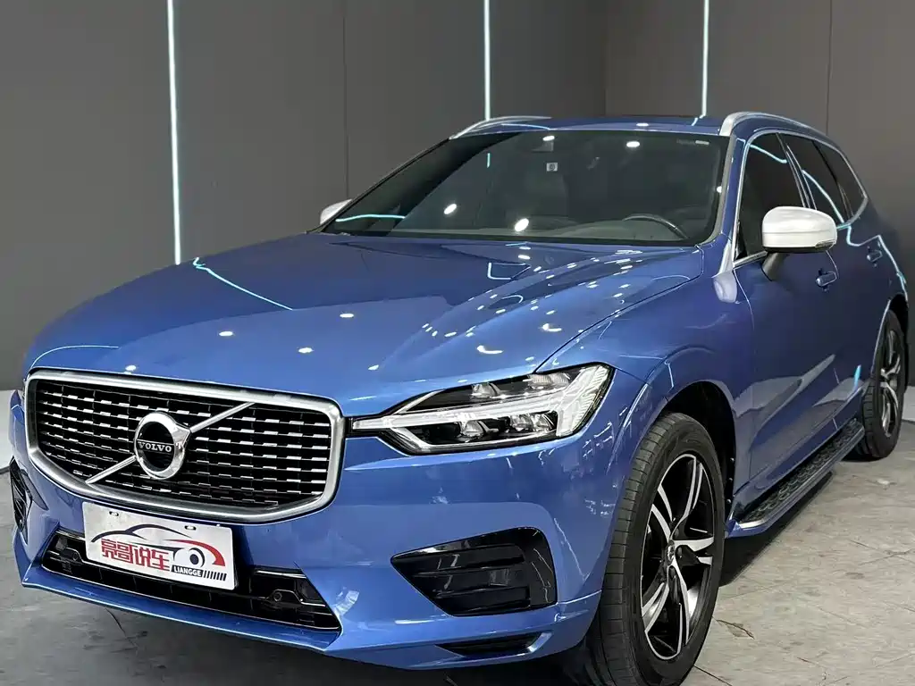 Volvo XC60 2019 — фото 1