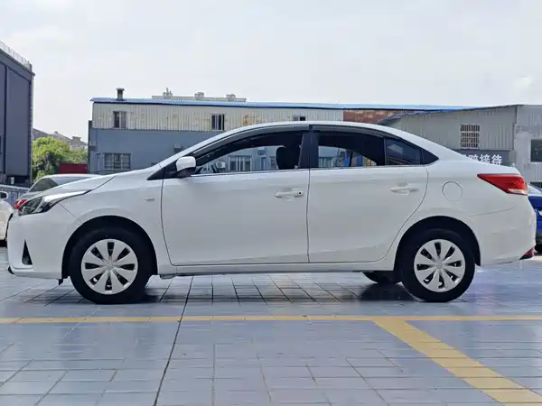 Toyota Yaris L 2017