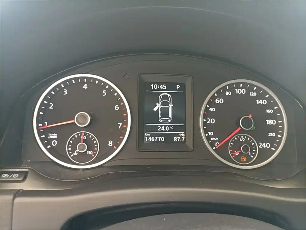 Volkswagen Tiguan 2015 — фото 12