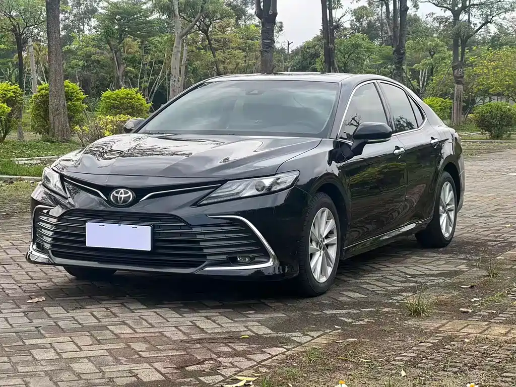 Toyota Camry 2021 — фото 1