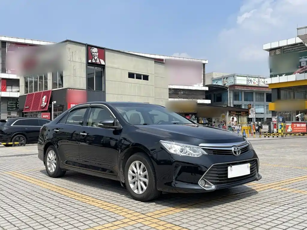 Toyota Camry 2015 — фото 20