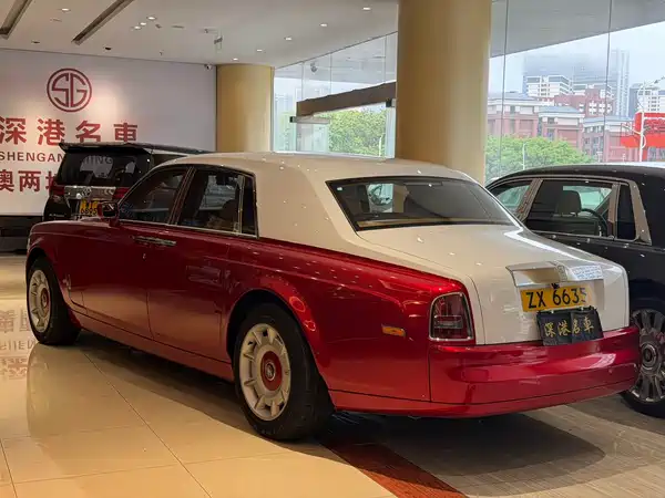 Rolls-Royce Phantom 2004