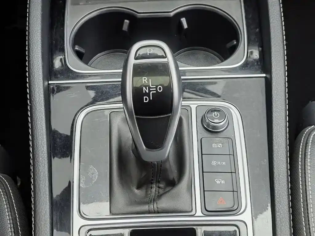 BYD MAX 2022 — фото 13