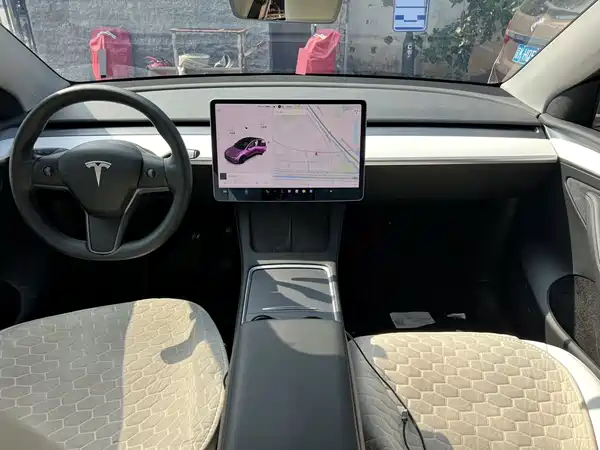 Tesla Model Y 2021