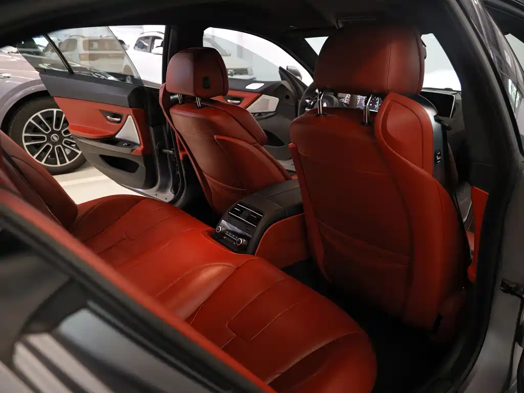 BMW M6 2017 — фото 10