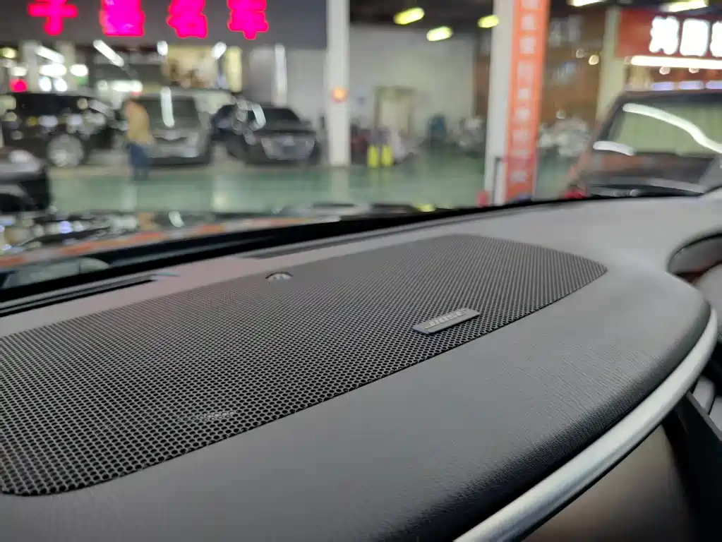 Infiniti QX80 2017 — фото 11