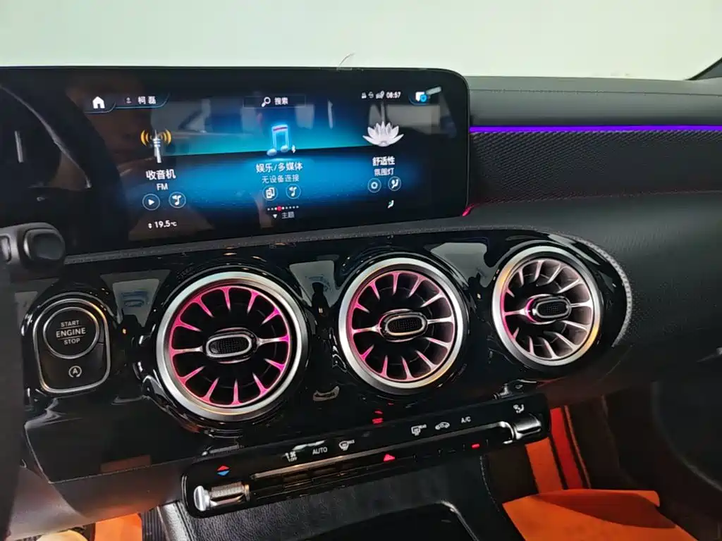 Mercedes-Benz A-Class 2022 — фото 13