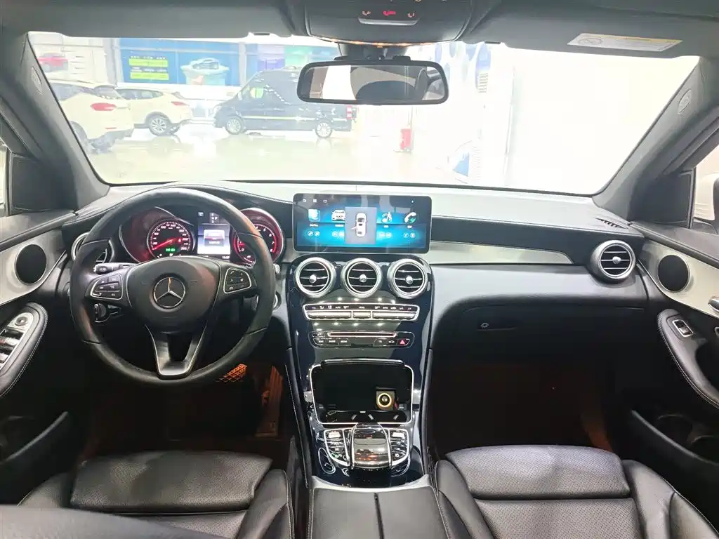 Mercedes-Benz GLC 2016 — фото 14