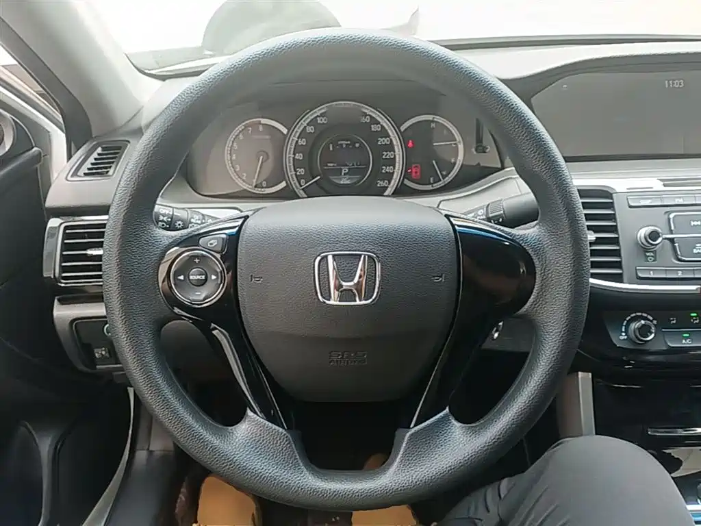 Honda Accord 2017 — фото 11