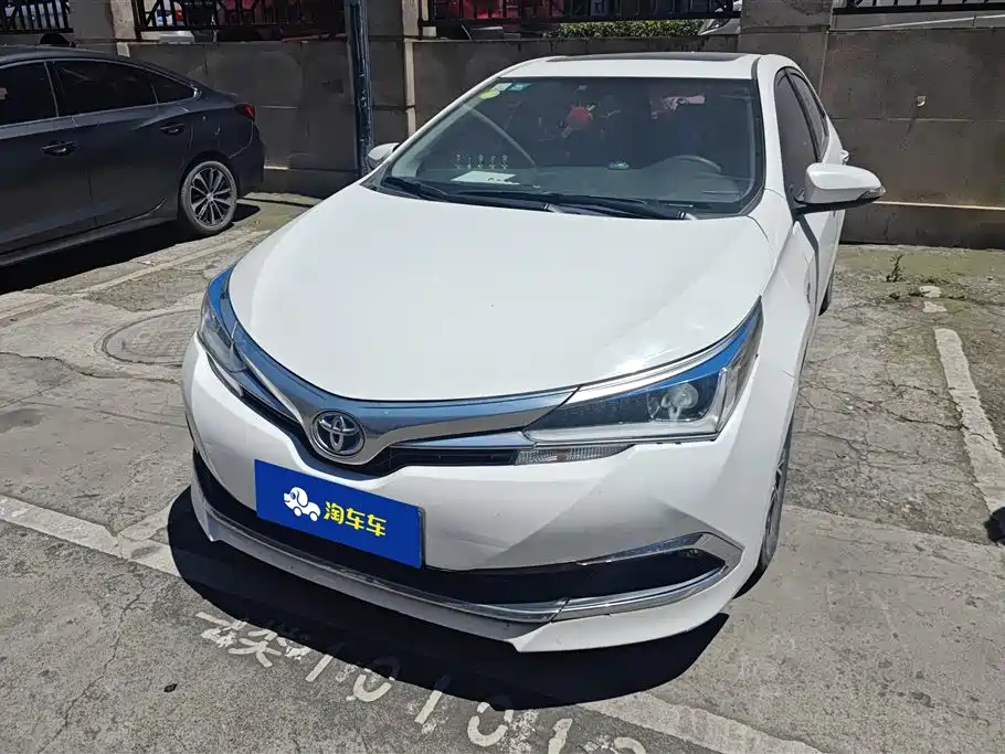 Toyota Corolla 2018 — фото 2