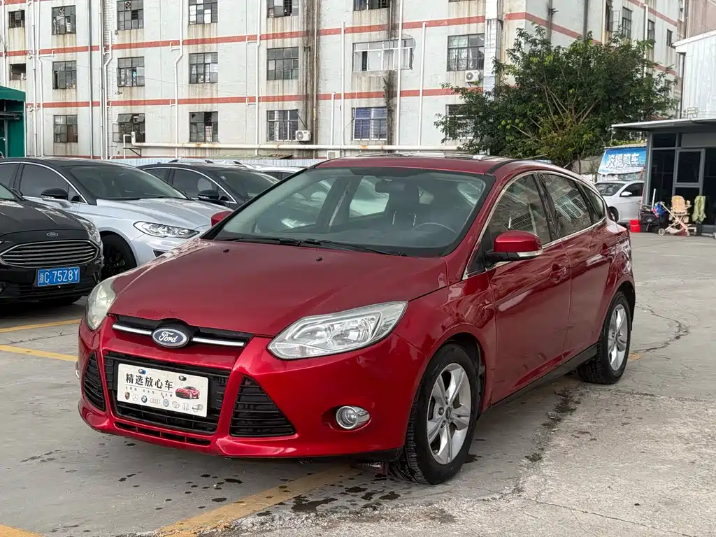 Ford Focus 2015 — фото 1