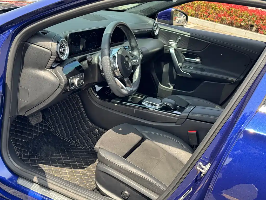 Mercedes-Benz A-Class 2020 — фото 7